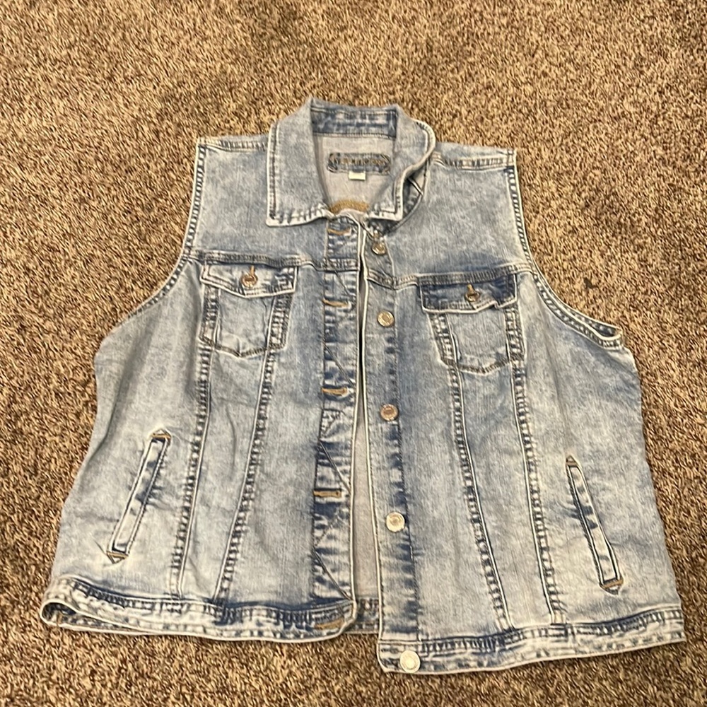 Maurice’s XL women’s jean jacket